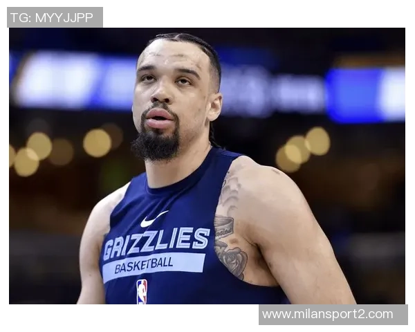 布克赞狄龙拼搏精神感染全队展现出极高的品性与刻苦态度