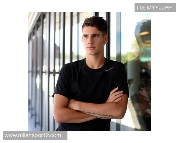 斯洛特谈战术安排远藤航或客串右后卫索博斯洛伊更适合中场位置