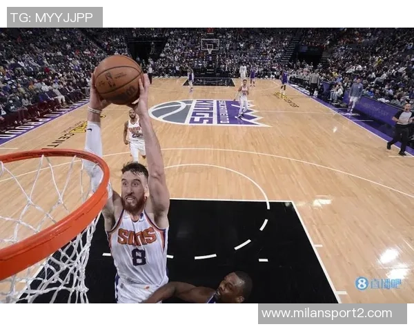 沃特福德替补表现出色12投7中贡献19分9篮板7助攻1抢断1盖帽 沃特福德替补表现出色12投7中贡献19分9篮板7助攻1抢断1盖帽